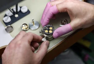 5 of the best watch repair services in Pforzheim – timepieces repaired with meticulous mechanical work